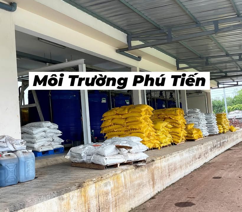Giao hóa chất xử lý nước thải tại kho khách hàng