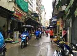 Nguy cơ ô nhiễm từ các khu chợ tự phát