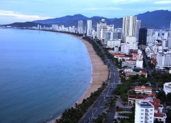   Nha Trang hút khách bằng biển sạch nước trong phố không rác