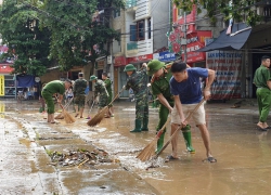 TP Yên Bái tập trung dọn dẹp đường phố, nhà cửa